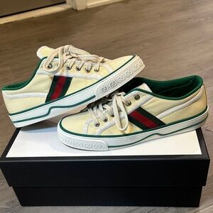 Gucci Tennis 1977 - Beige Butter Cotton with Green and Red Accents (2020)